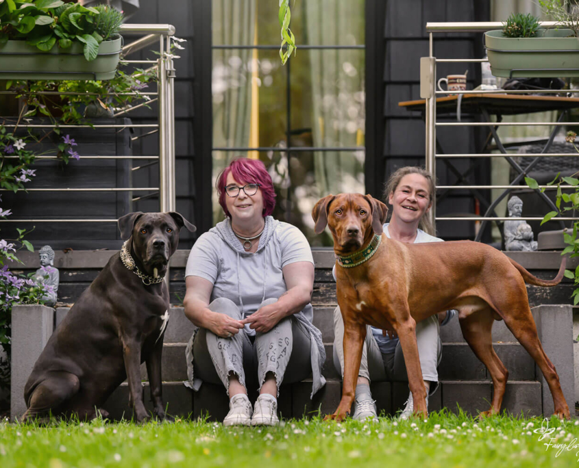 Tiernotfallkarte24-Tina-Sherlock-Pia-Jingles Gruender von Jingles&Holmes